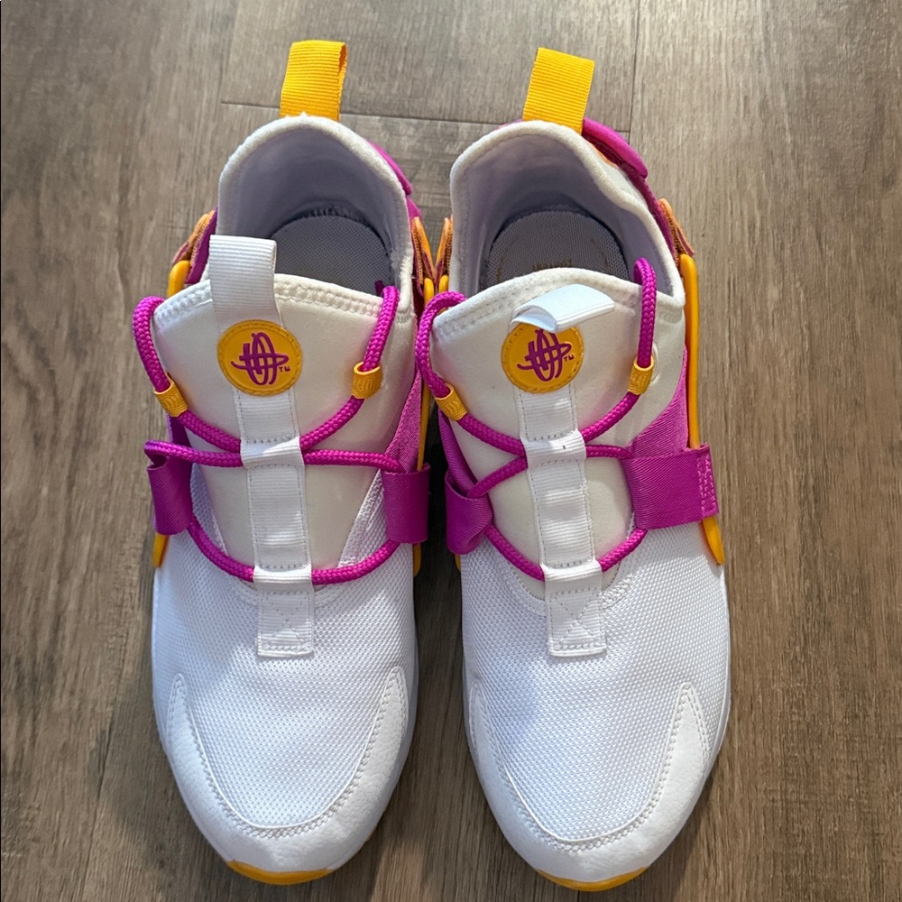 Nike Air Huarache City Low white, fuchsia, and gold color way Size 9 - Picture 2 of 12
